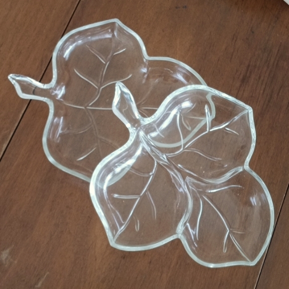 Set of 2 Leaf Serving Dishes - Picture 1 of 4